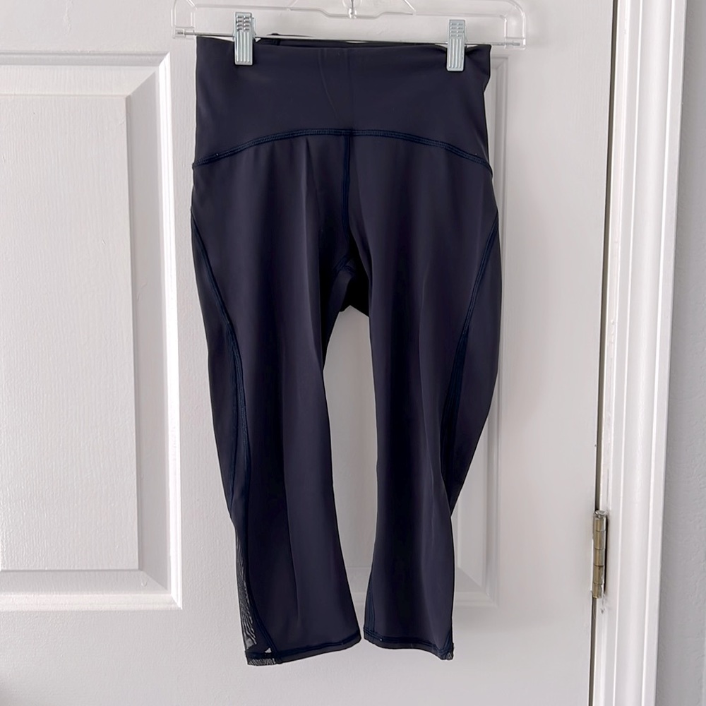Navy Blue Lululemon Cropped Leggings